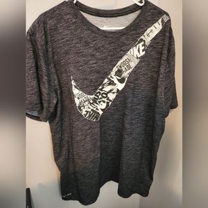 Nike dri fit tshirt/men's xl
